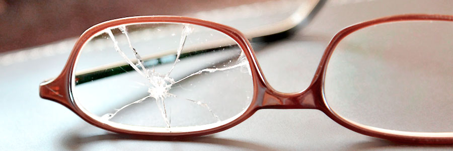 Privathaftpflichtversicherung – beschädigte Brille, gesprungenes Glas